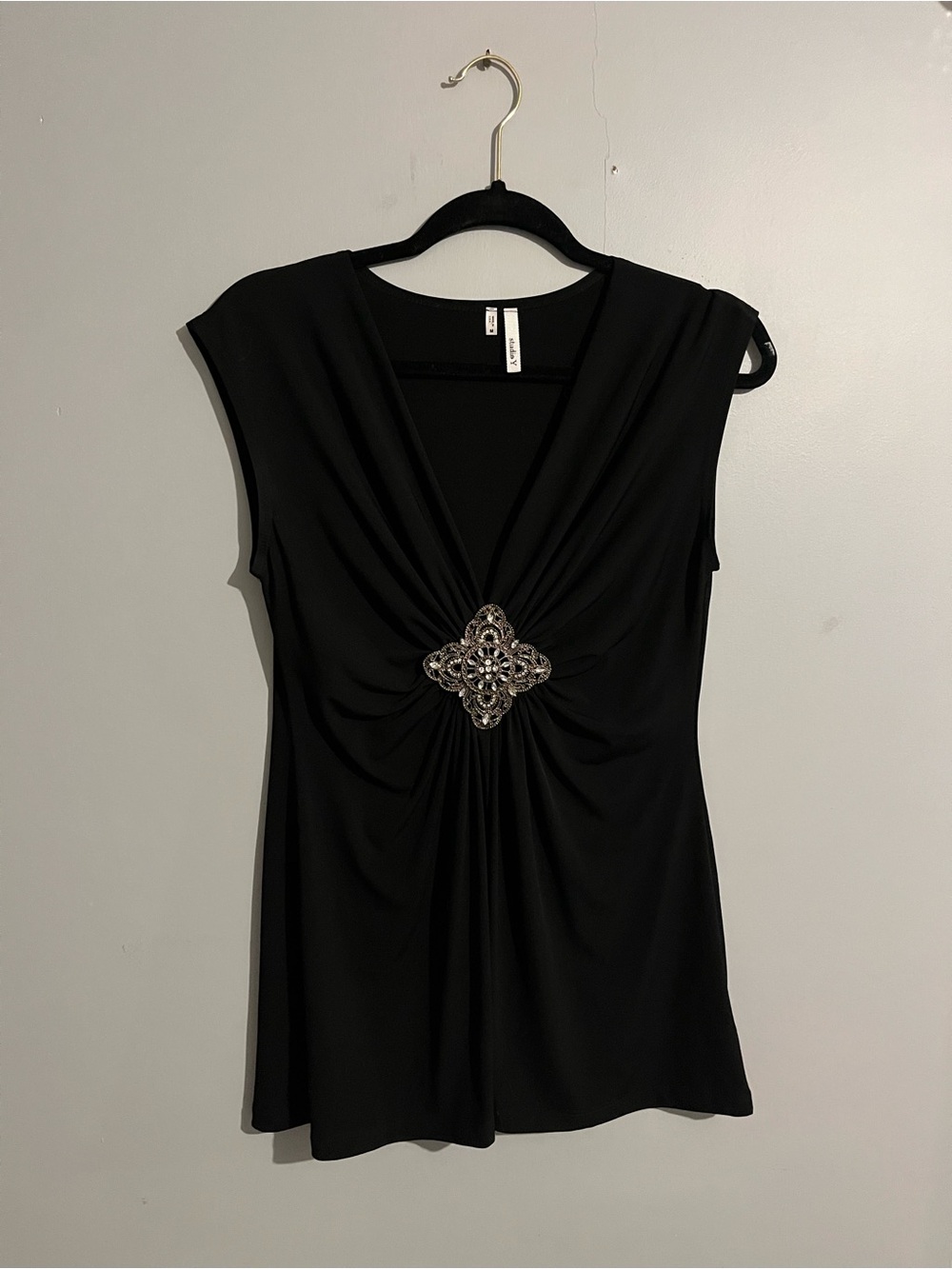 Studio Y Black V-Neck blouse size medium evening jewels unique event feminine